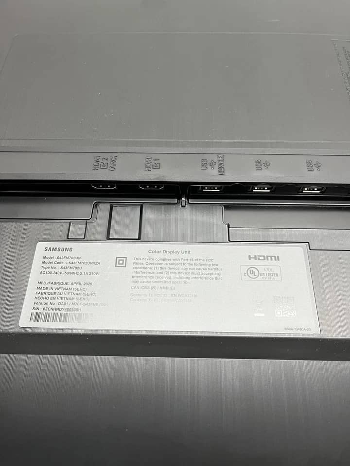 Samsung M7 Monitors New White