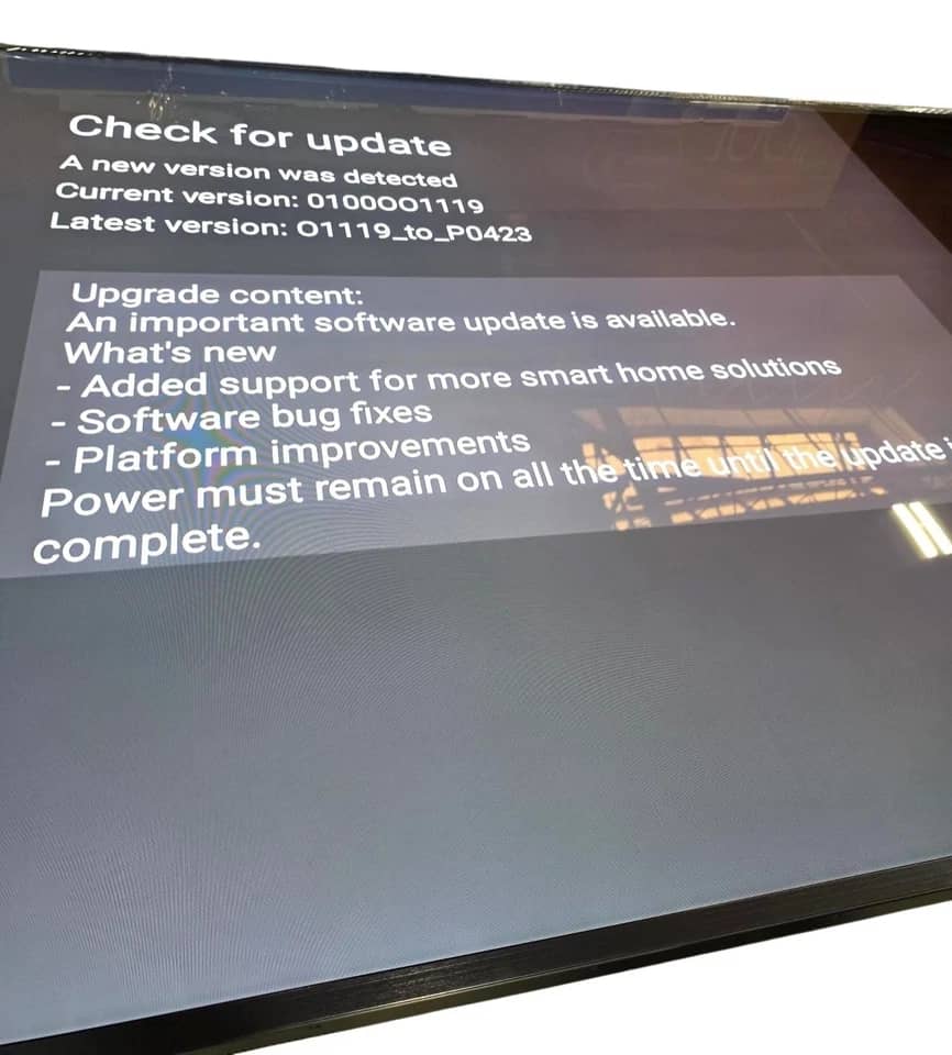Hisense 110UX TVs Used - Good Black
