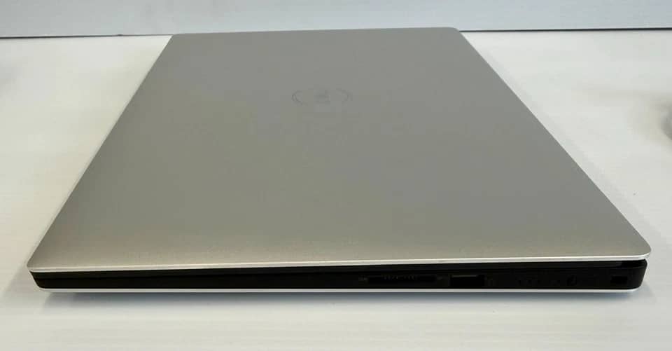 Dell XPS 15 9570 Computers Open-Box Excellent 1TB 32GB