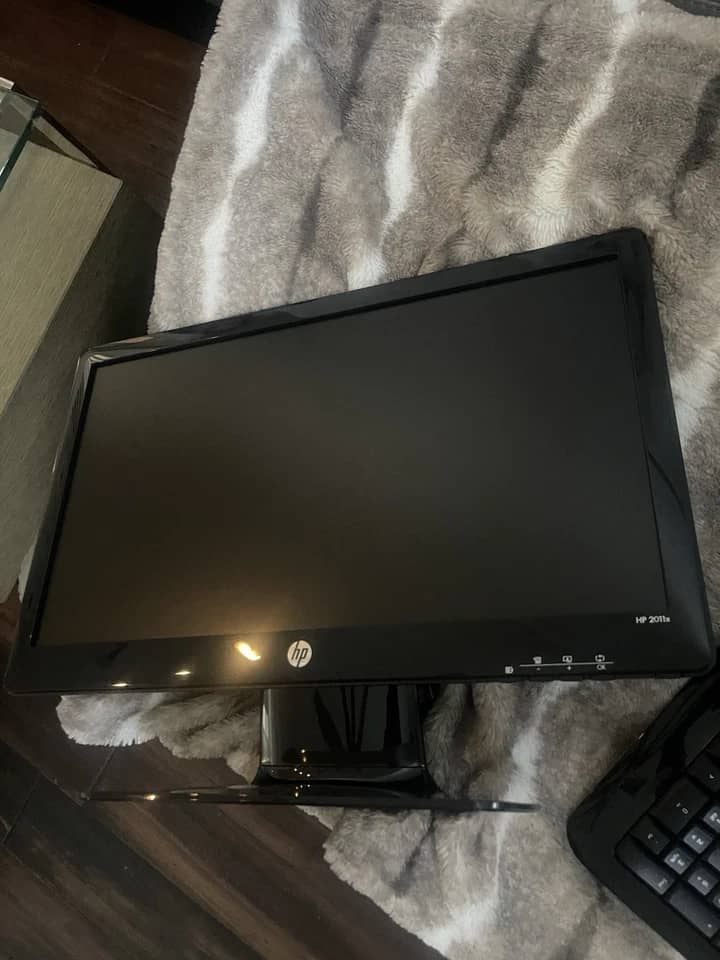 HP 2011x Monitors Used - Good Black