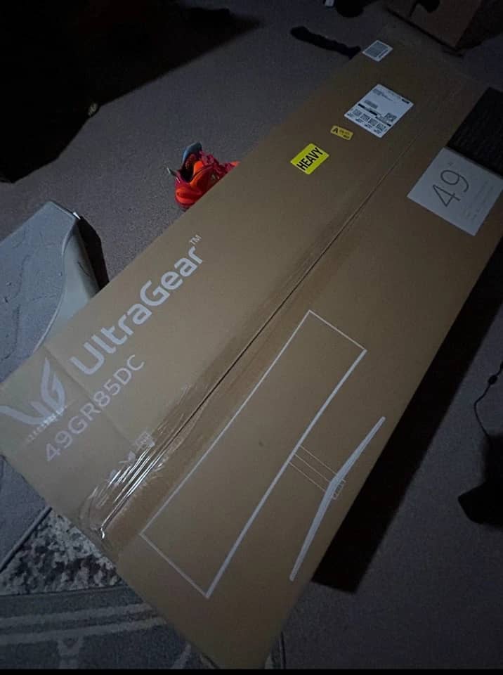 LG 49GR85DC Monitors For parts or not working Black
