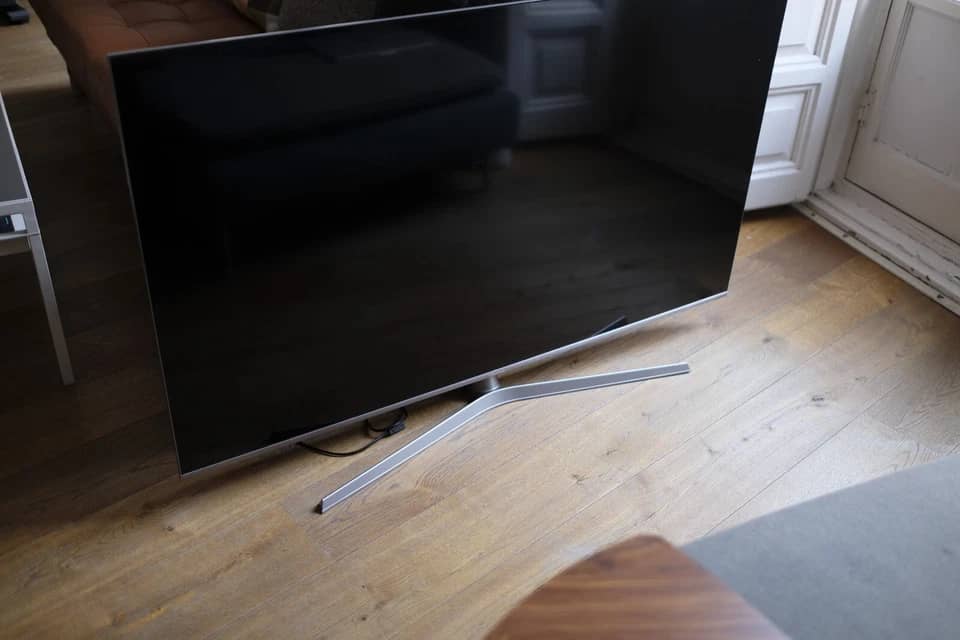 Hisense 55U8H TVs Used - Good Black