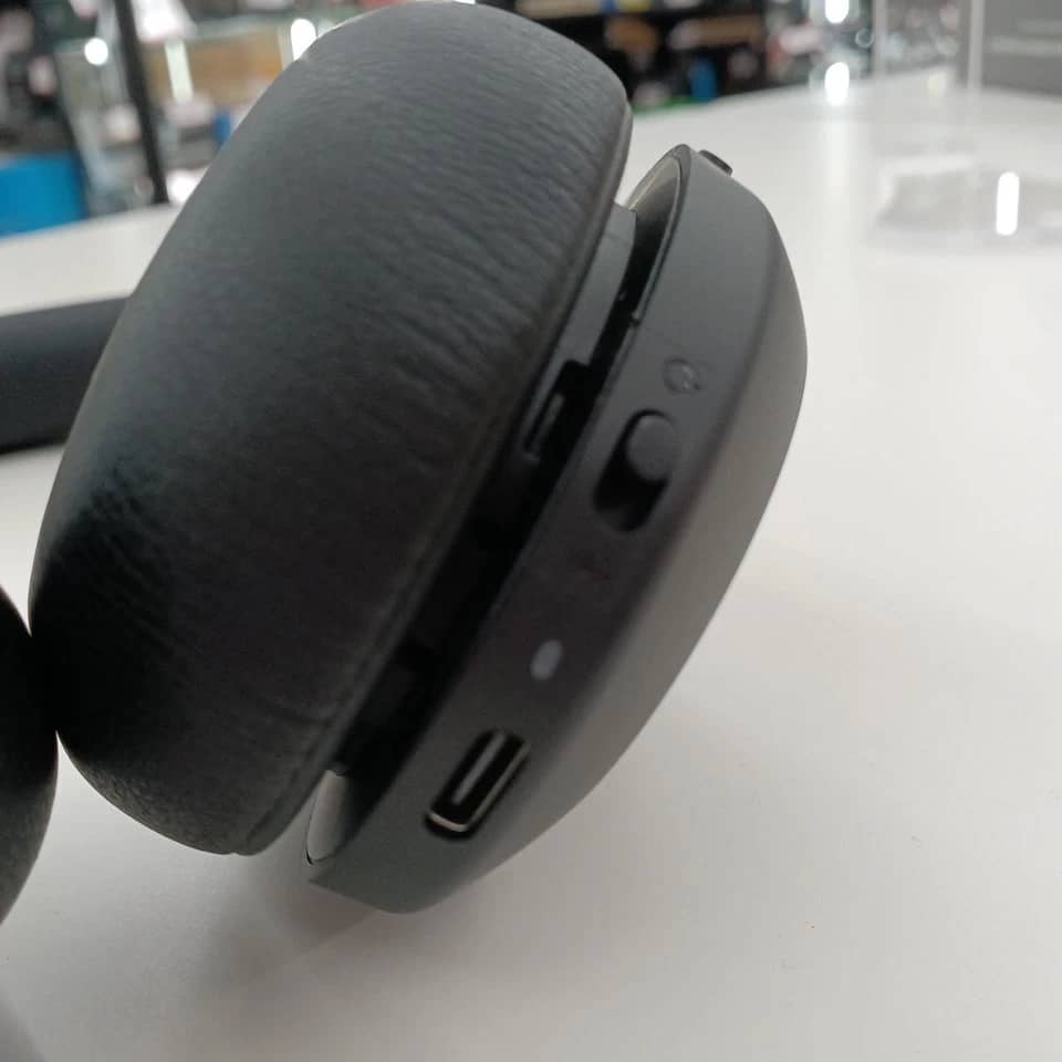 Jabra Elite 45h Headphones & Earbuds Open-Box Excellent Black