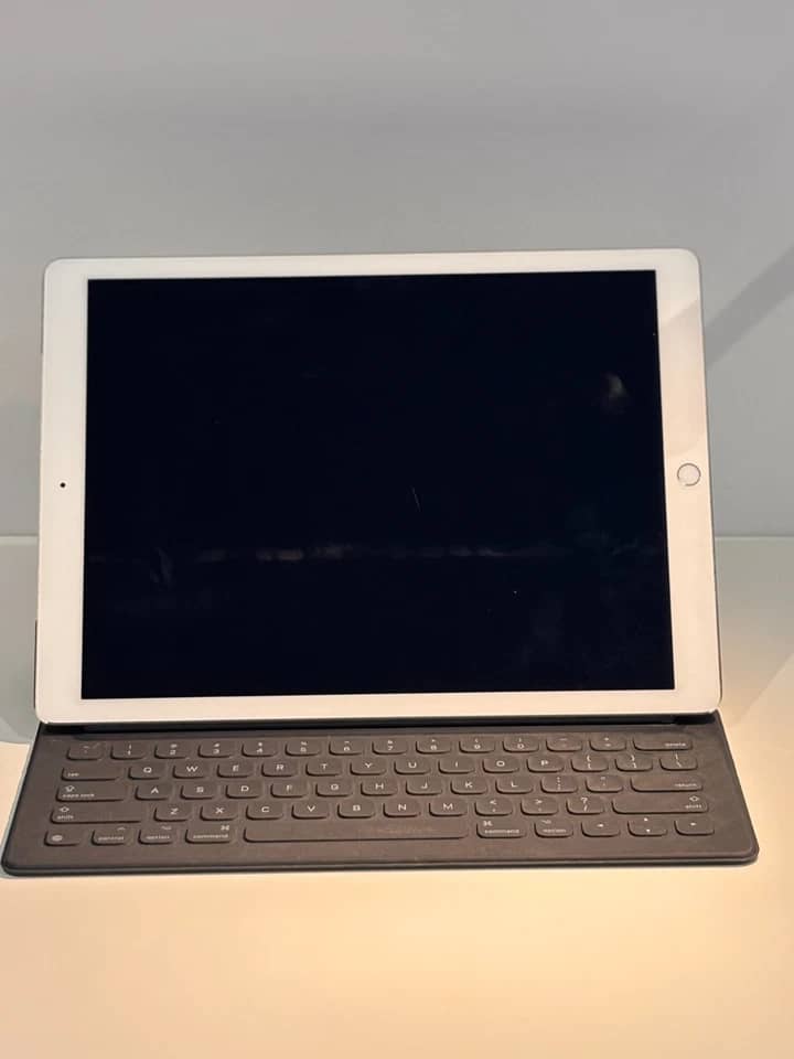 Apple iPad 1st Tablets Black 16GB New