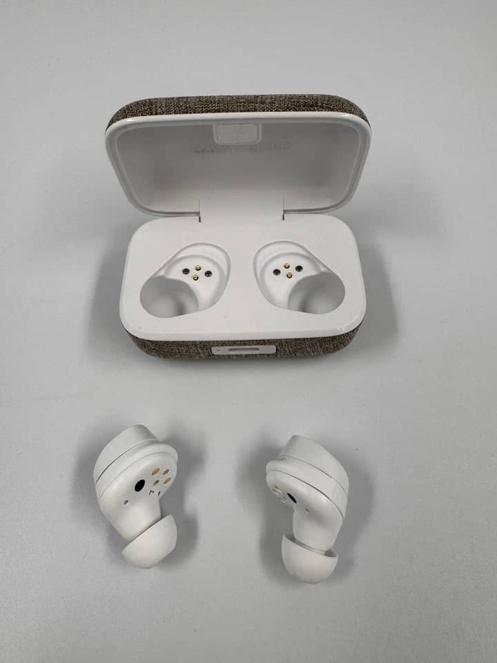 Sennheiser Momentum 3 Wireless Headphones & Earbuds New Black