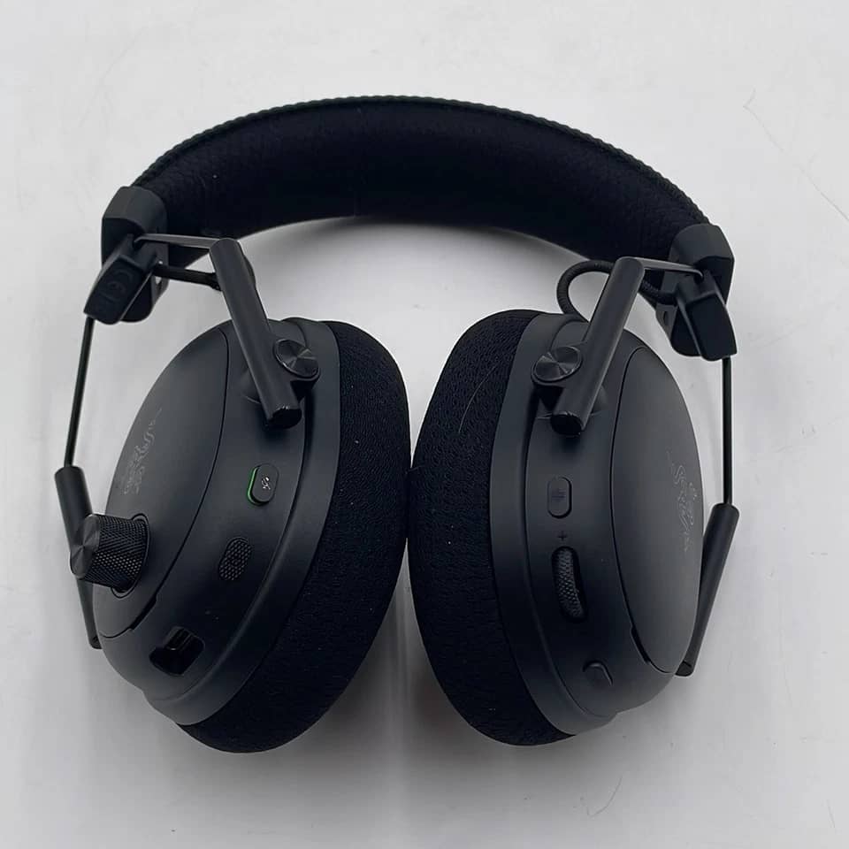 Razer BlackShark V3 Pro Headphones & Earbuds Refurbished - Excellent
