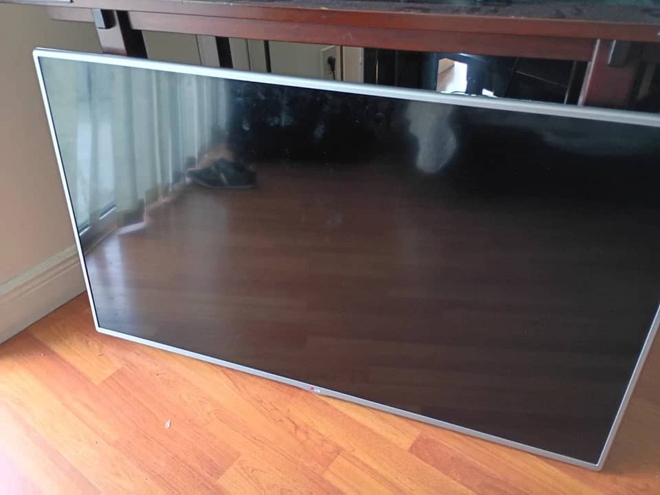 LG 70UN7070PUA TVs Used - Good Gray