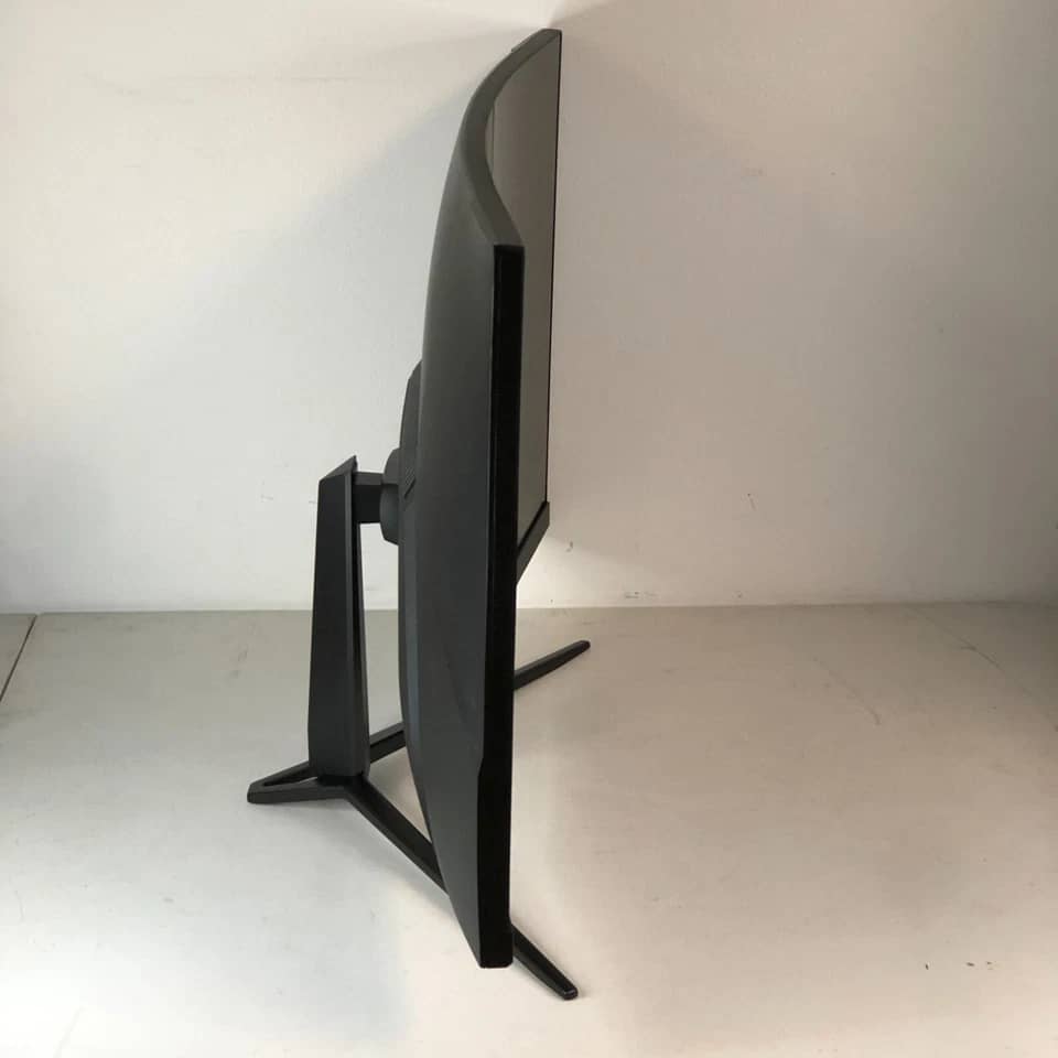 MSI G32C4W Monitors New Black