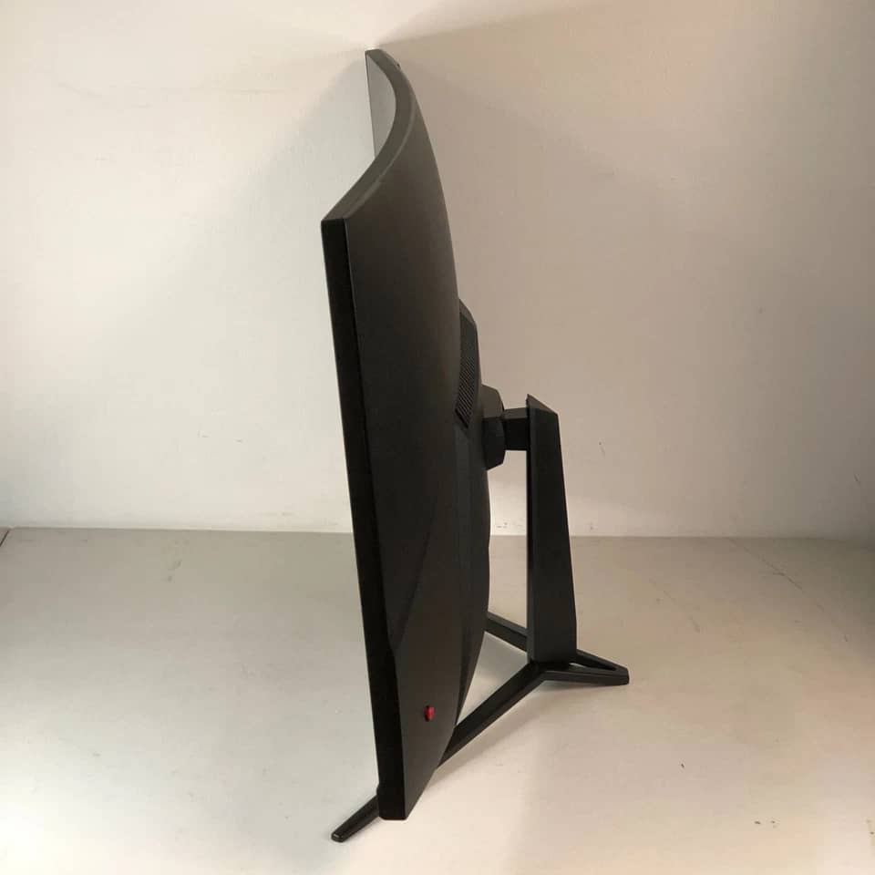 MSI G32C4W Monitors New Black