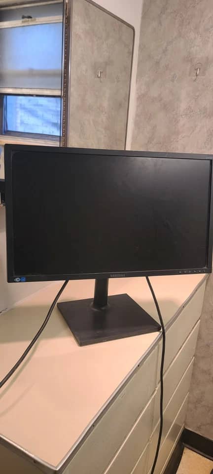 Samsung S24E450D Monitors Used - Good Black