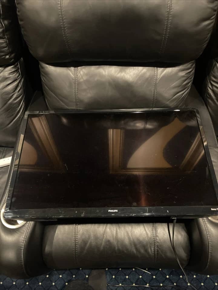 Philips 32PFL4664/F7 TVs Used - Good Black