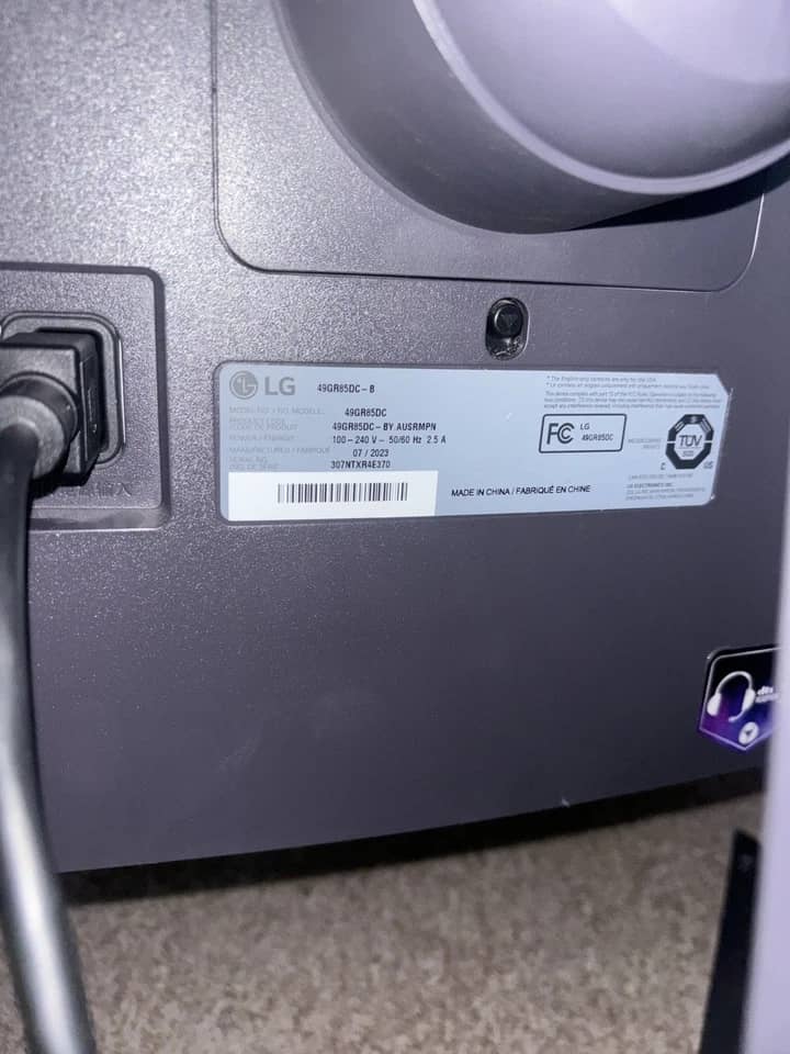 LG 49GR85DC Monitors For parts or not working Black
