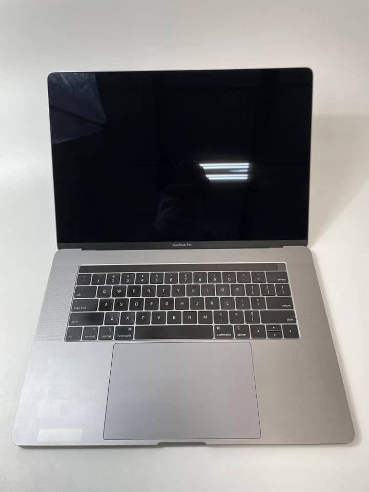Apple MacBook Pro (2018) Computers Refurbished - Excellent 256GB 8GB