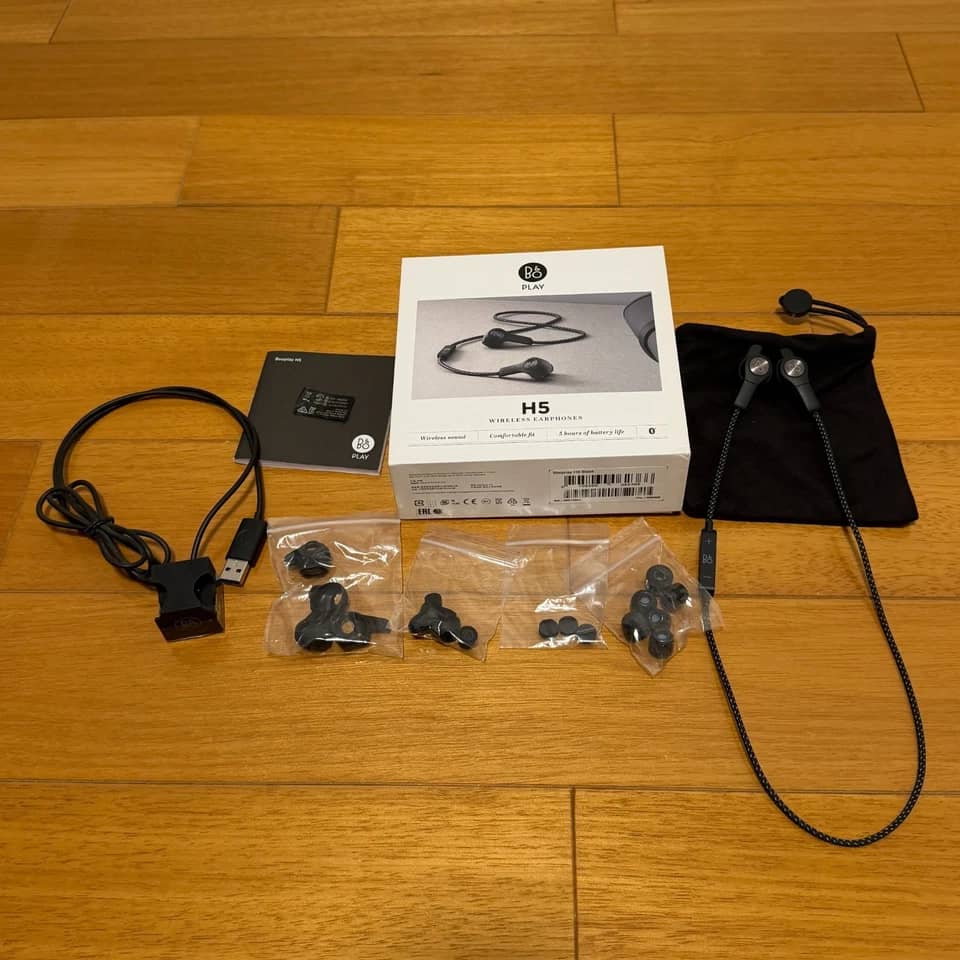 Bang & Olufsen Beoplay H5 Headphones & Earbuds Used - Good Black
