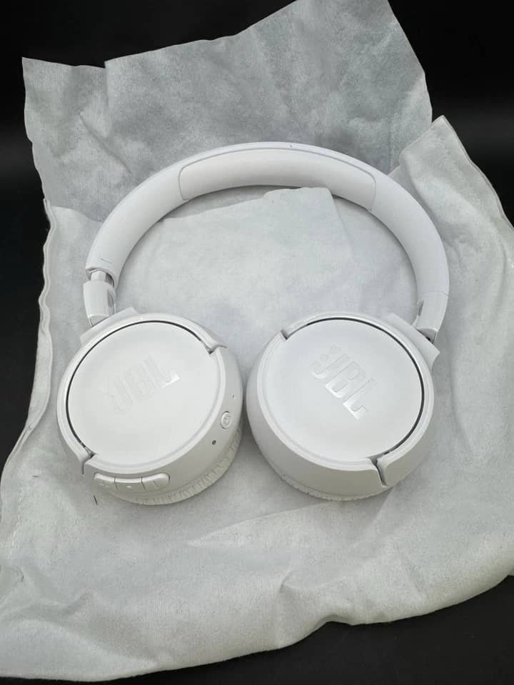 JBL JBLT520BTWHTAM Headphones & Earbuds New White