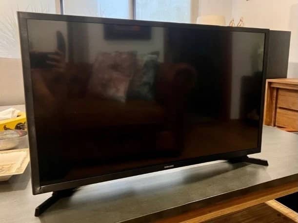 Samsung BLAUPUNKT BN24H1131BKB TVs Used - Good Black