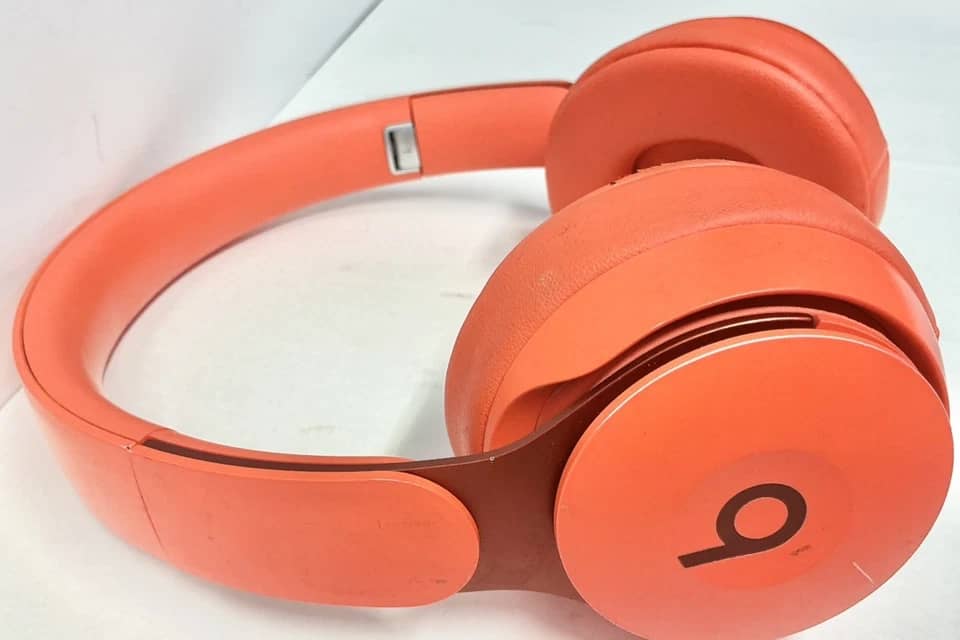 Beats Studio Pro Headphones & Earbuds New White