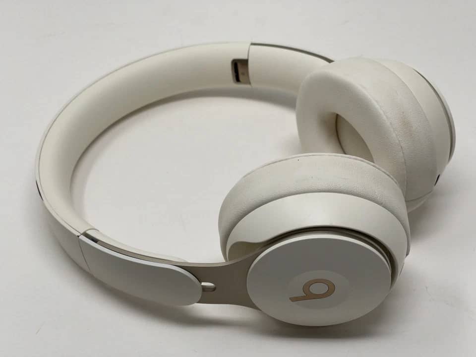 Beats Solo Pro Headphones & Earbuds New Blue