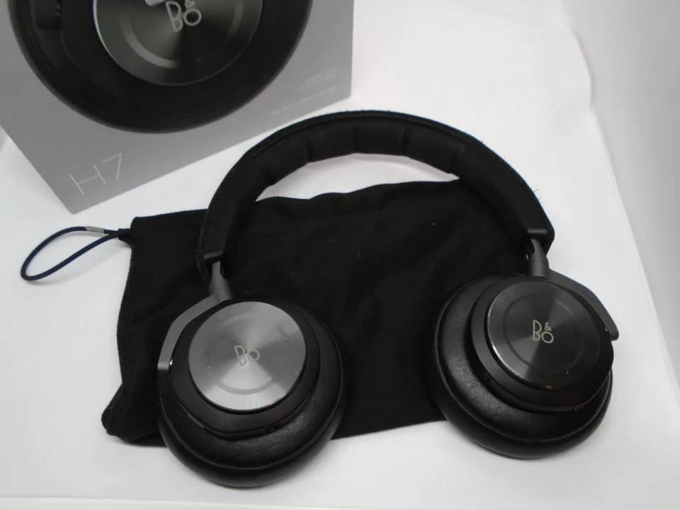 Bang & Olufsen Beoplay H7 Headphones & Earbuds Used - Good Black
