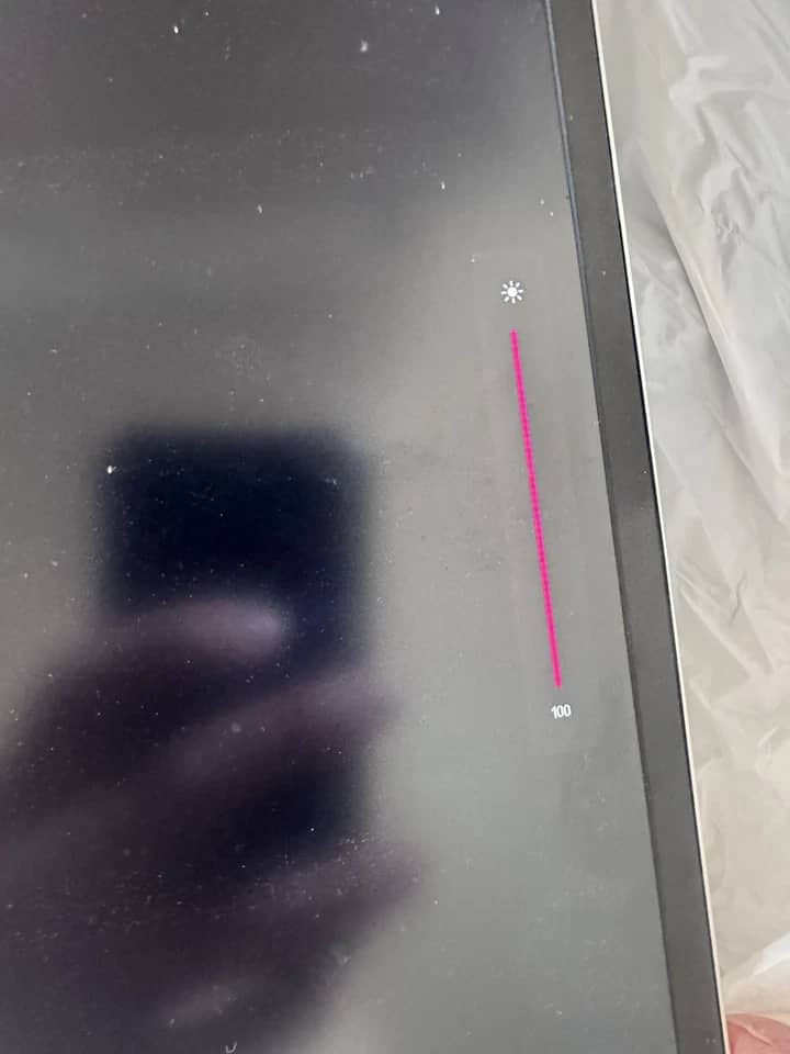 LG 16MQ70 Monitors Used - Good Silver