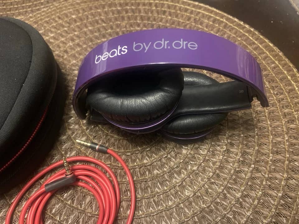 Beats Solo Wireless Headphones & Earbuds New White