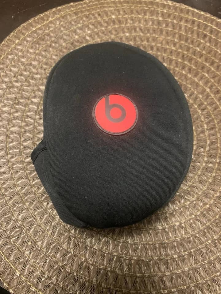 Beats Solo Wireless Headphones & Earbuds New White