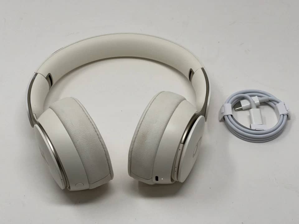 Beats Solo Pro Headphones & Earbuds New Blue
