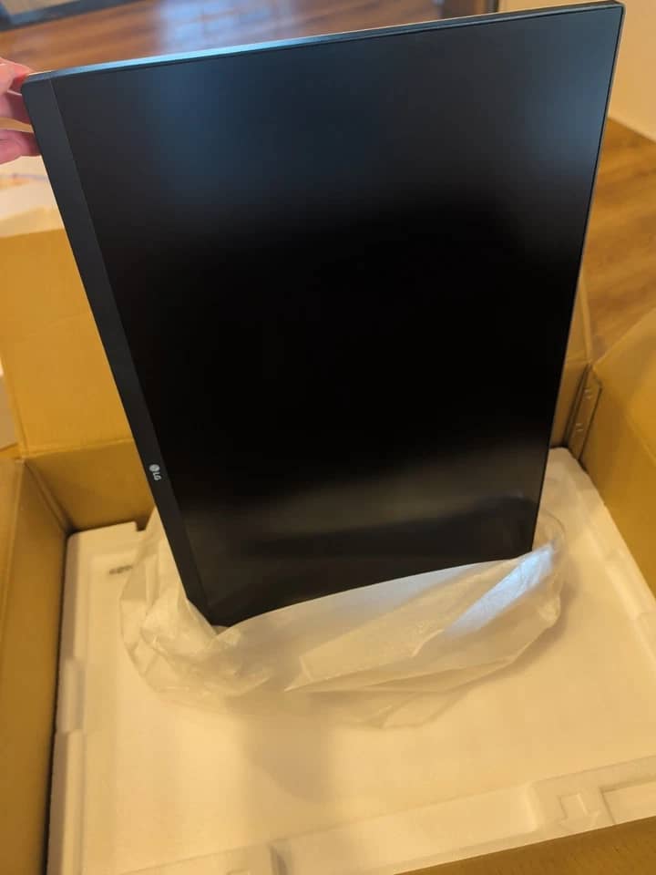 LG 27BL85U Monitors New Black
