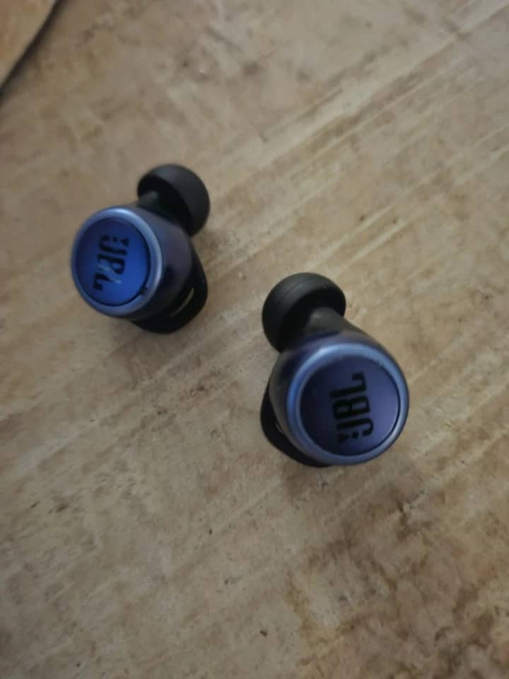 JBL Live 300TWS Headphones & Earbuds New Purple