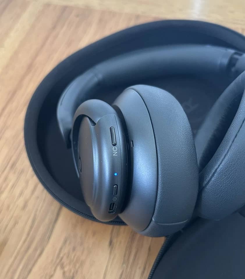 Soundcore Life Q35 Headphones & Earbuds Used - Good Pink
