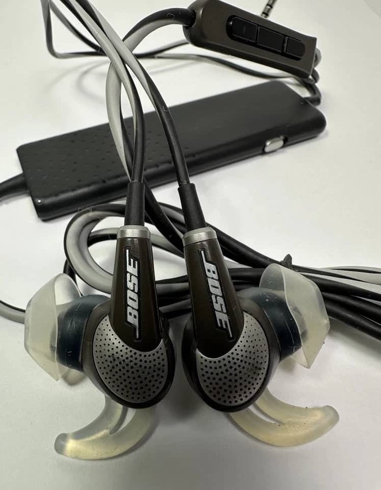 Bose QuietComfort 20 Headphones & Earbuds New Black