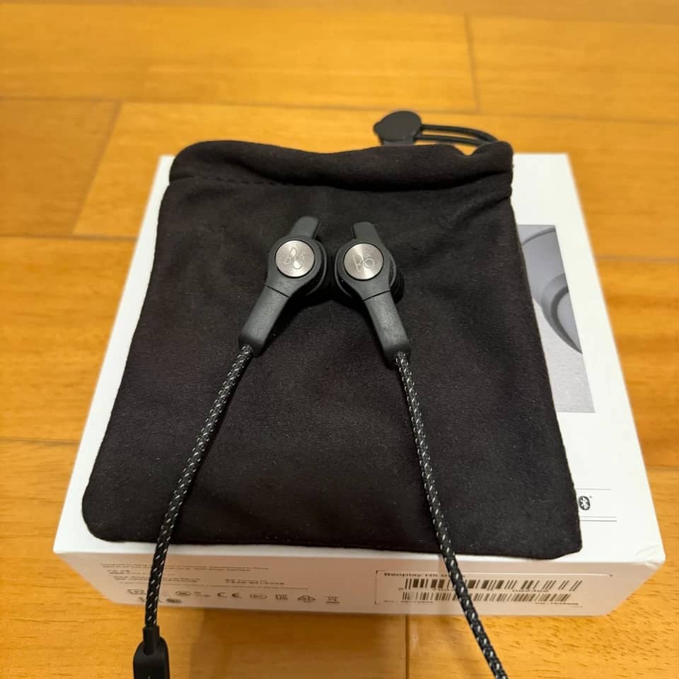 Bang & Olufsen Beoplay H5 Headphones & Earbuds Used - Good Black
