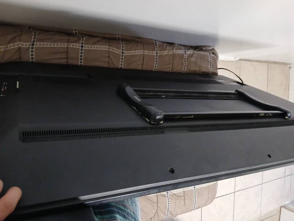 VIZIO D32f-J04 TVs New Black