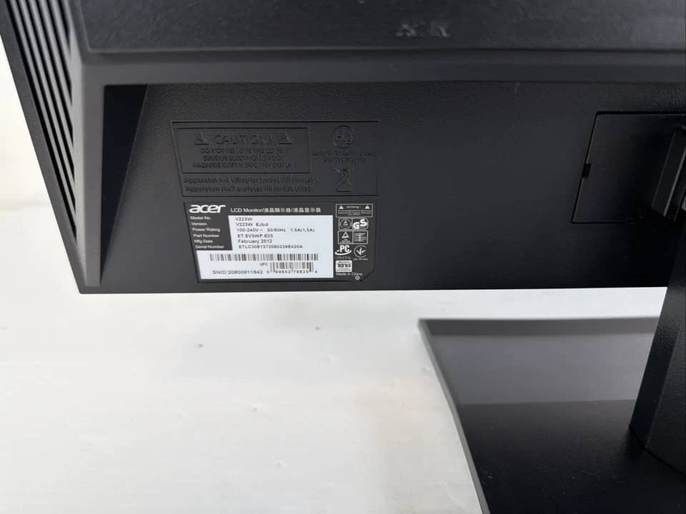 Acer V223W Monitors Refurbished - Premium Black