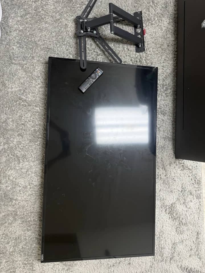LG 75un7070puc TVs New Black