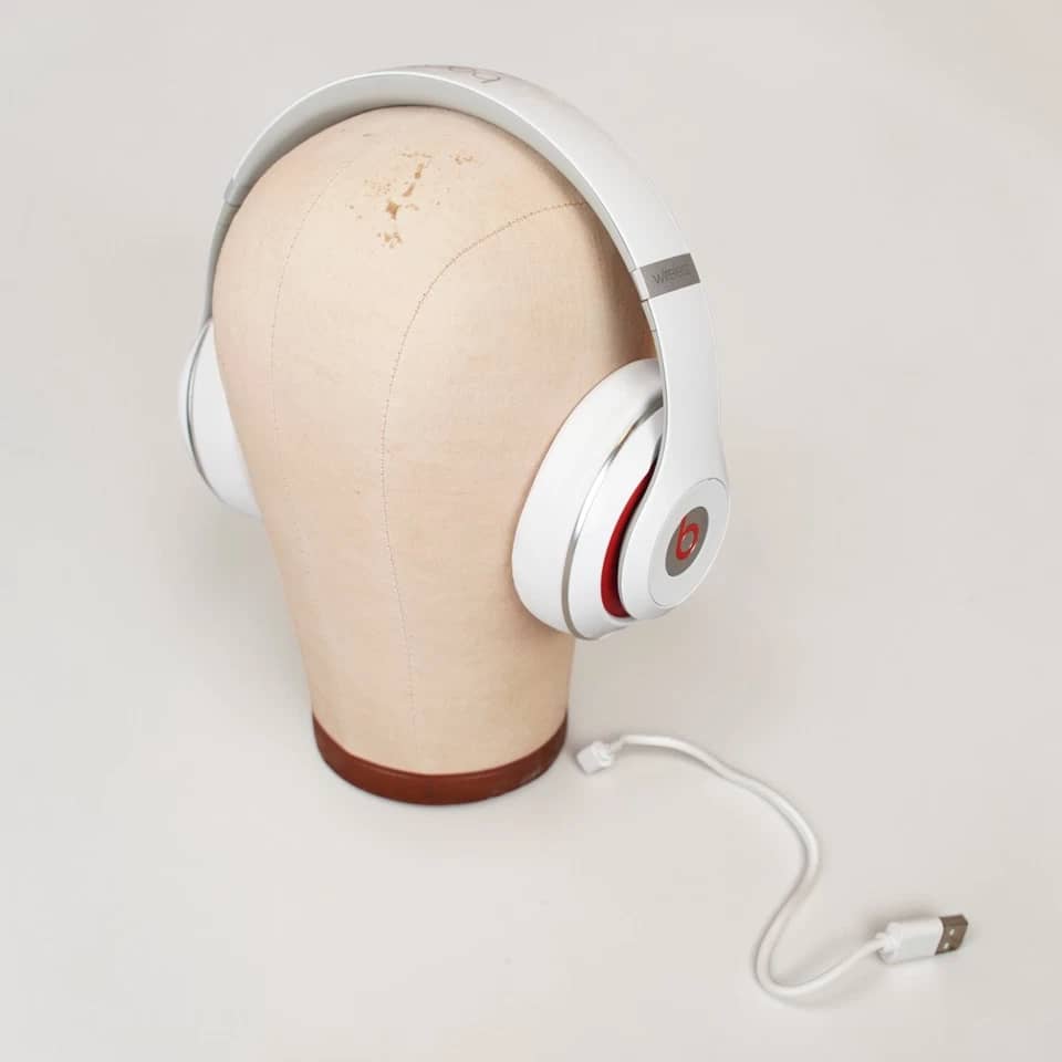 Beats Studio 2 Wireless Headphones & Earbuds New Blue