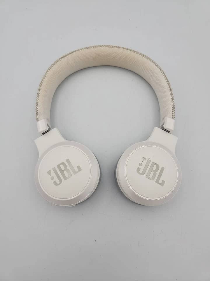 JBL Live 400BT Headphones & Earbuds New Black
