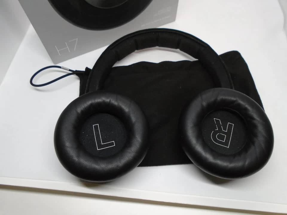 Bang & Olufsen Beoplay H7 Headphones & Earbuds Used - Good Black