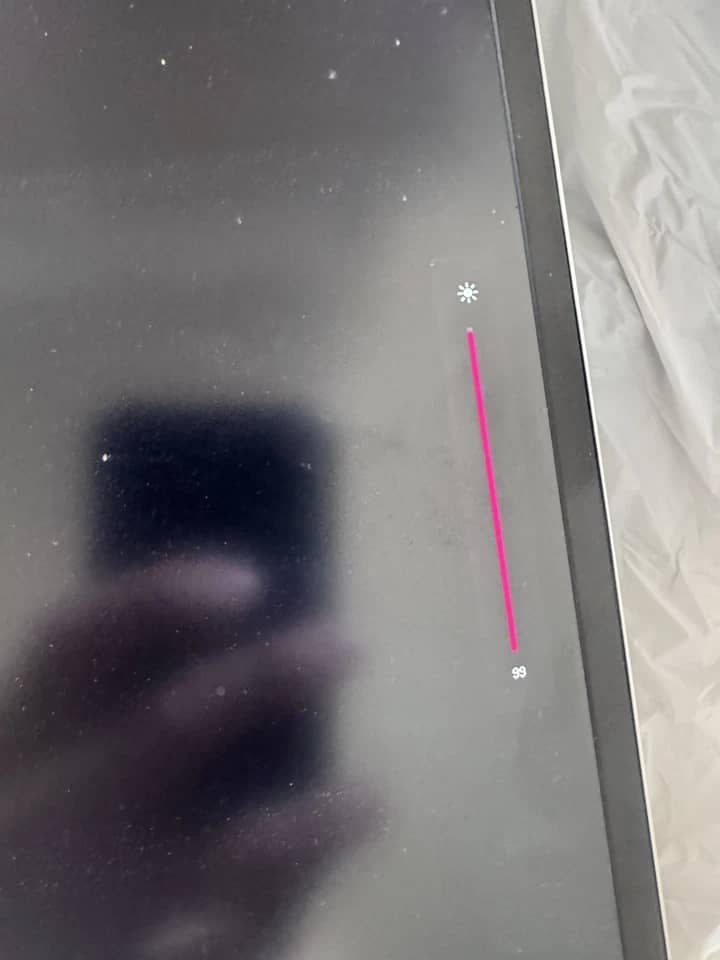 LG 16MQ70 Monitors Used - Good Silver
