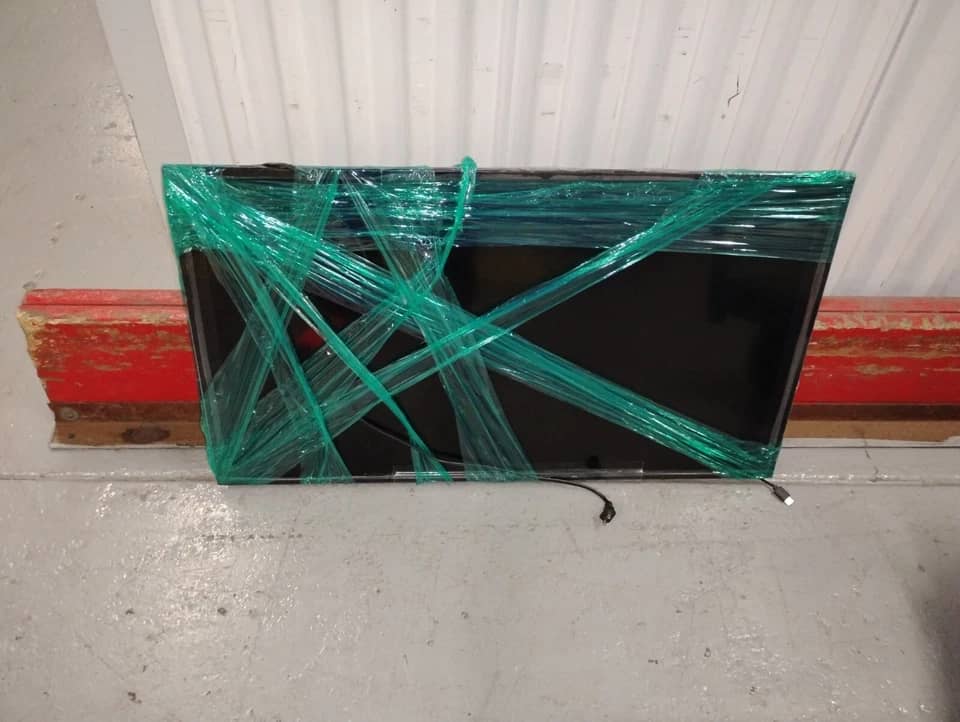 TCL 40s325 TVs Used - Good Black