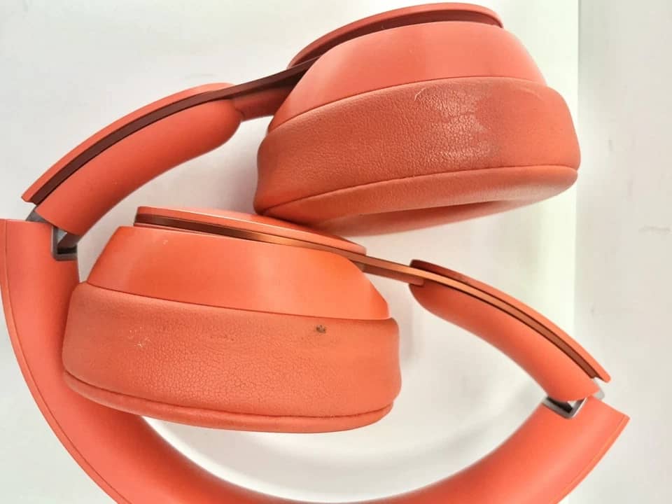 Beats Studio Pro Headphones & Earbuds New White