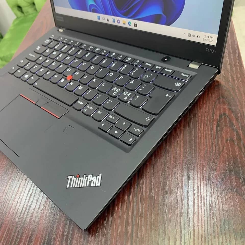 Lenovo ThinkPad T490s Computers New Unspecified 8GB