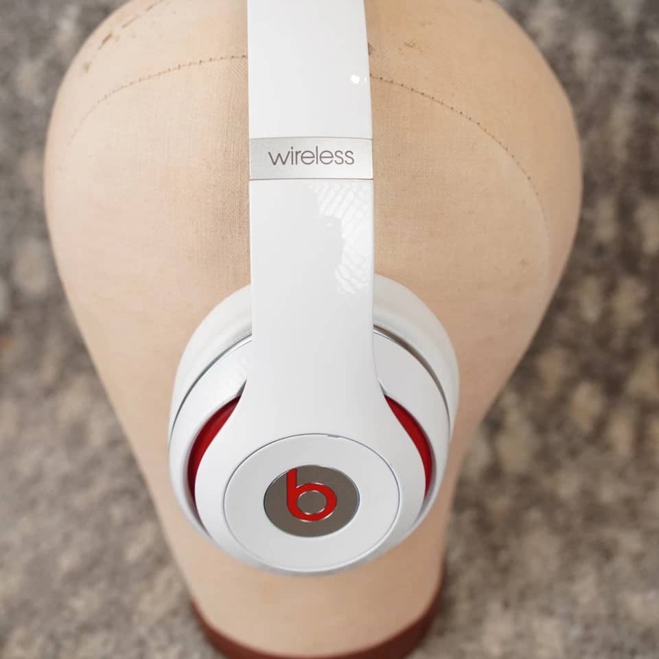 Beats Studio 2 Wireless Headphones & Earbuds New Blue