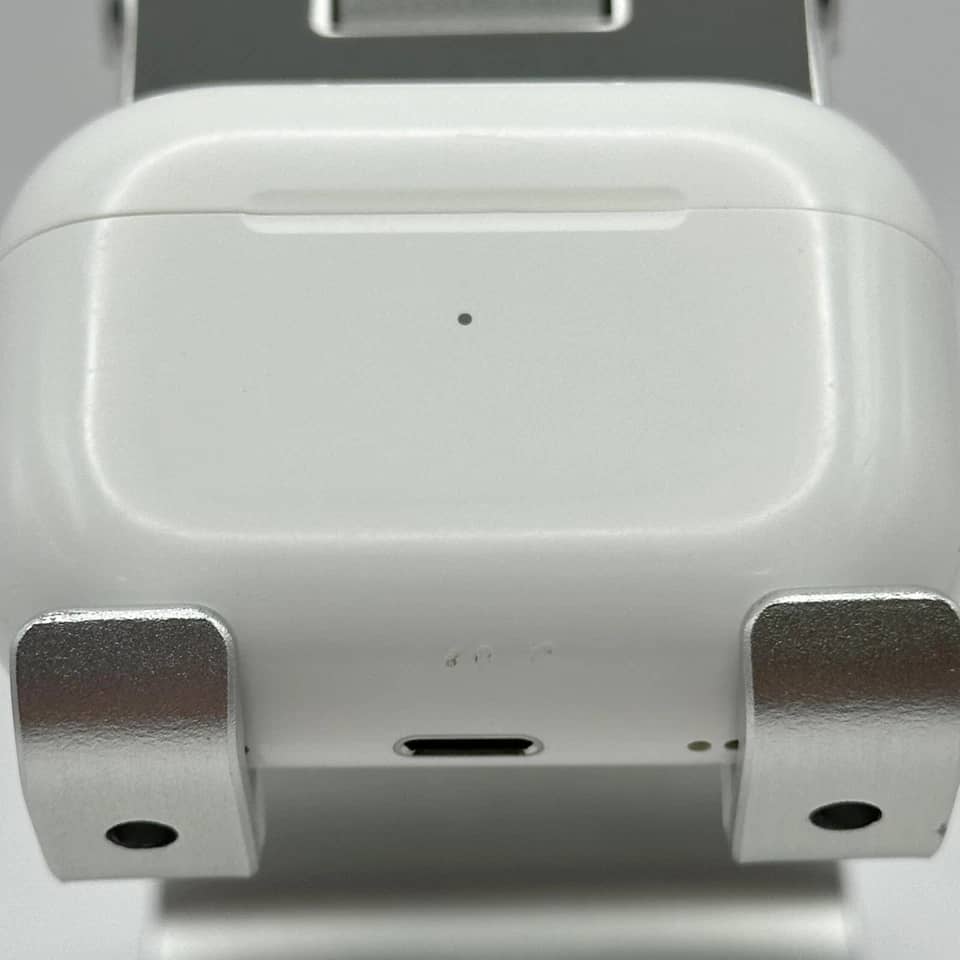 Apple AirPods Pro (2nd generation) Headphones & Earbuds New White
