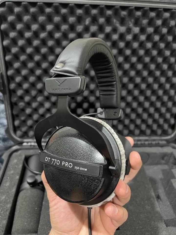 Beyerdynamic beyerdynamic DT 700 PRO X Headphones & Earbuds New Black
