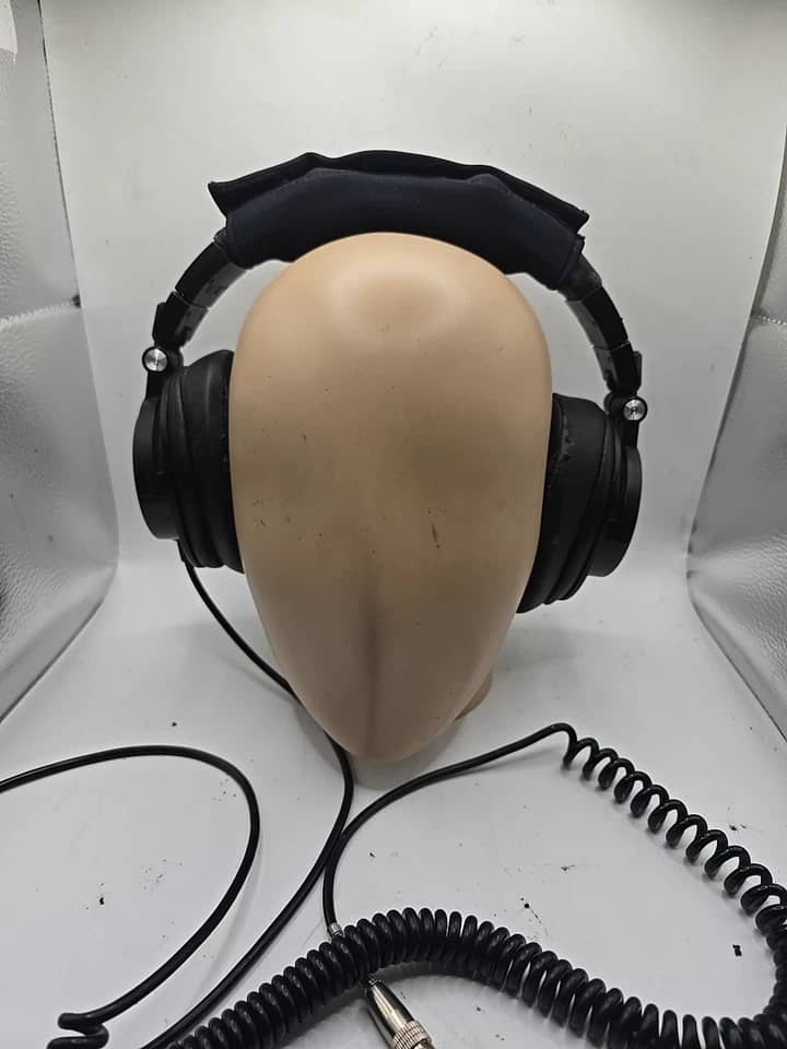 Audio-Technica ATH-M50 Headphones & Earbuds New Black