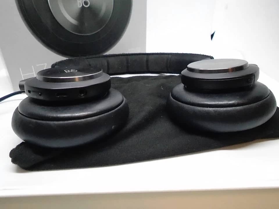 Bang & Olufsen Beoplay H7 Headphones & Earbuds Used - Good Black