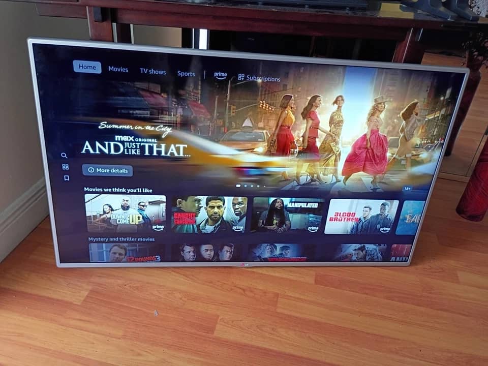 LG 70UN7070PUA TVs Used - Good Gray