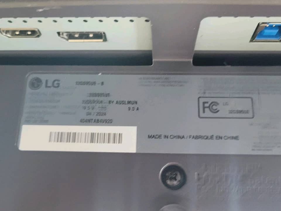 LG 32GS95UE Monitors Used - Good Black