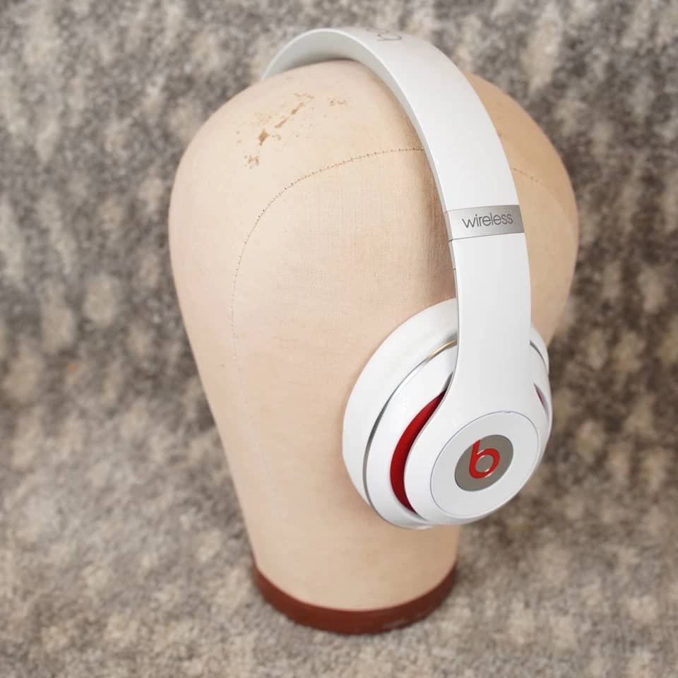 Beats Studio 2 Wireless Headphones & Earbuds New Blue